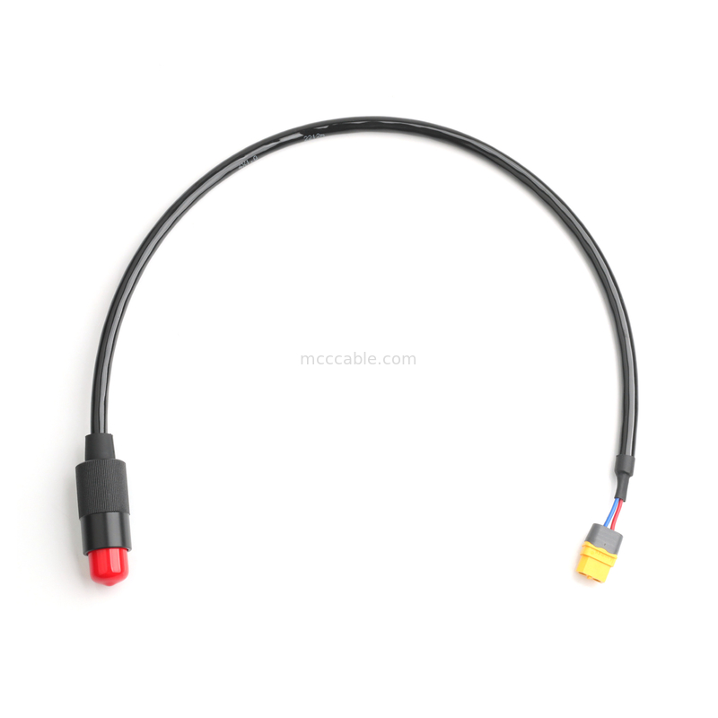 Rakitan Kabel Daya 4-Inti Konektor 2-Pin 600V 125°C dengan Tabung Penyusut Panas